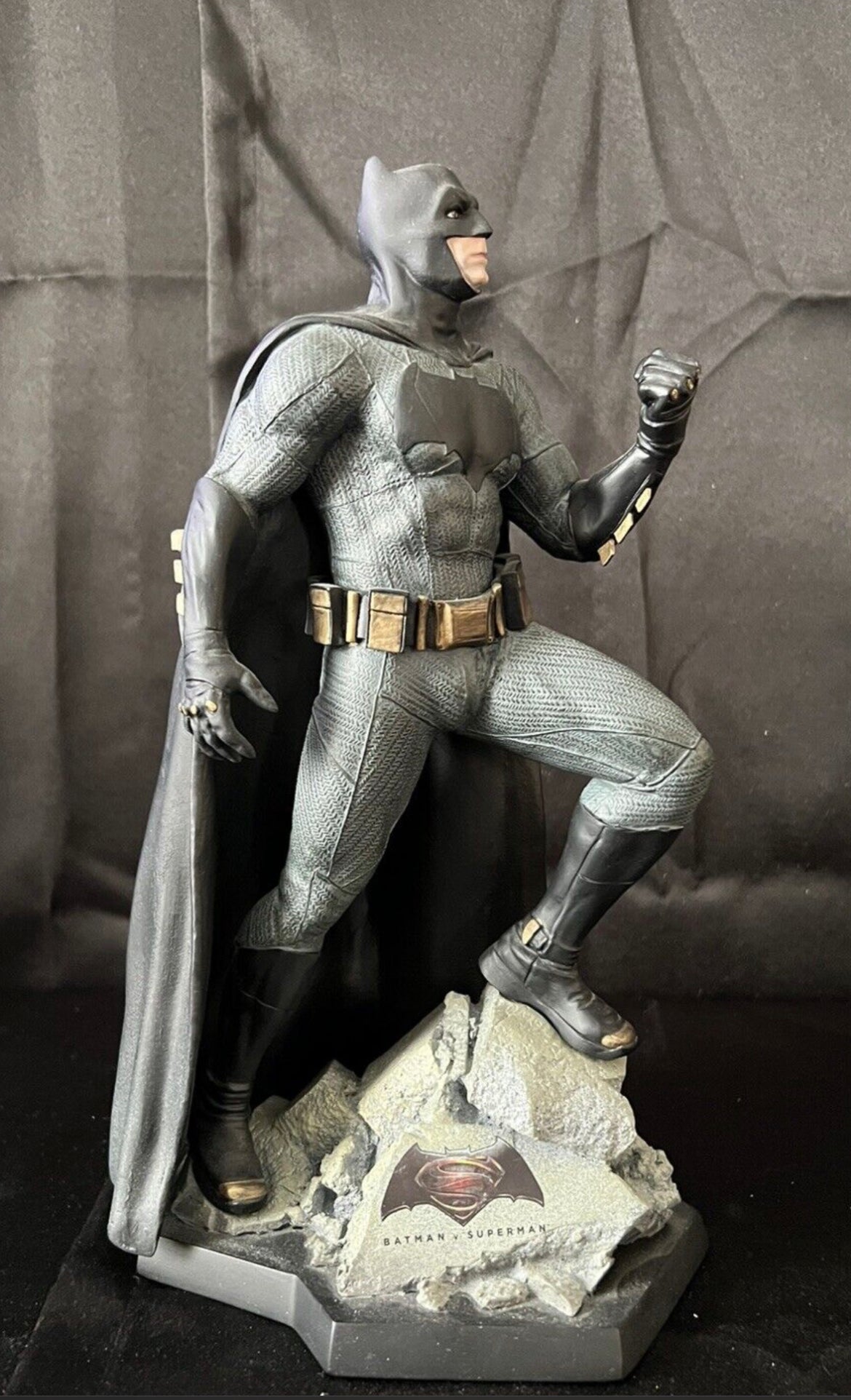 Batman vs. Superman Ultimate Edition Batman Figurine